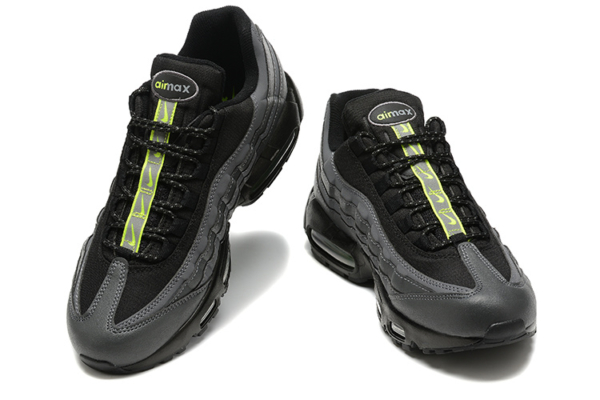 Nike_Air_Max_95__Neon__-05